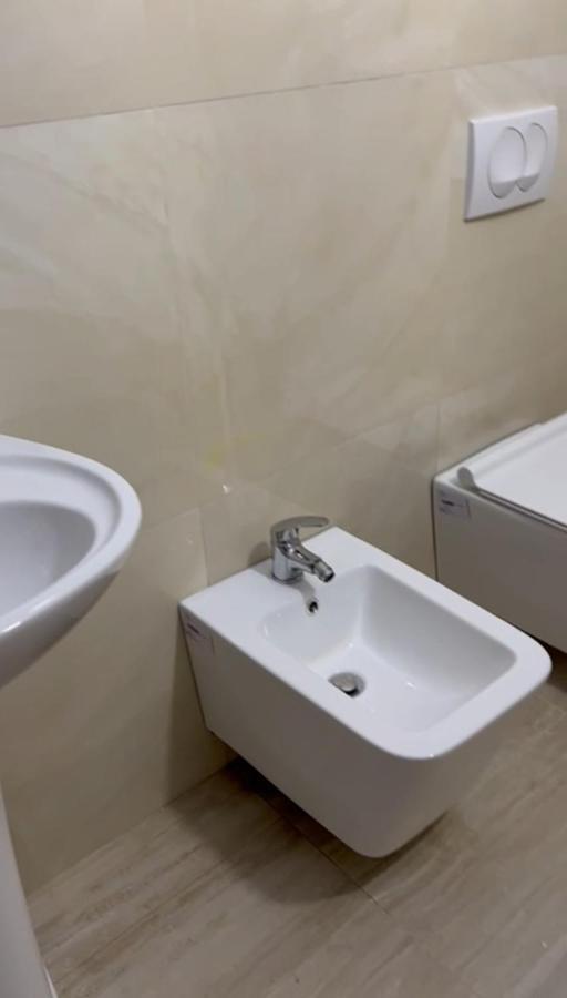 Guest House Andersoni Dhoma Plazhi Andersoni Shen Ded Gjoni 外观 照片